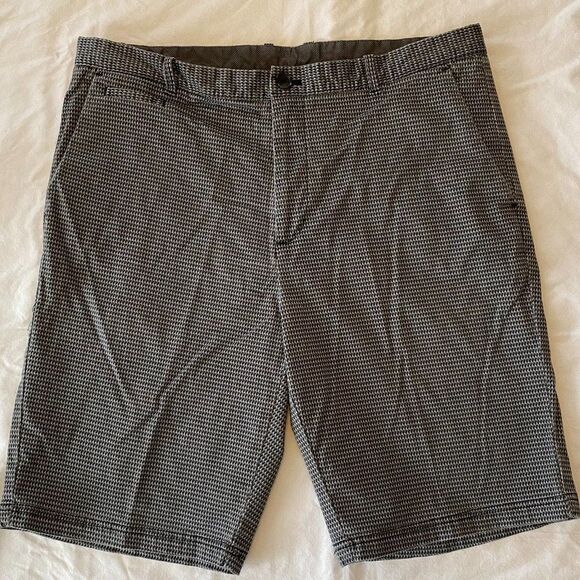 Calvin Klein Golf Mens Shorts Size 36 - Picture 1 of 8
